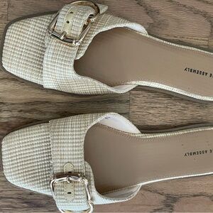 Textured Cream Sandals with Buckle by Free Assembly